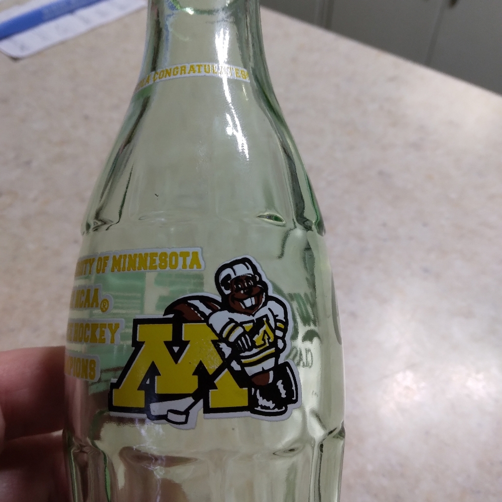 Vintage Collectible Minnesota Gophers Coke Bottle